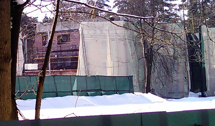 стройка на стадионе "Алмаз" в парке Покровское-Стрешнево