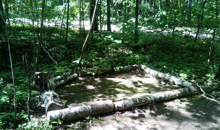 могилка в парке Покровское-Стрешнево