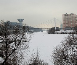 Подвесной мост через Москва-реку  из Москвы в Павшинскую пойму.