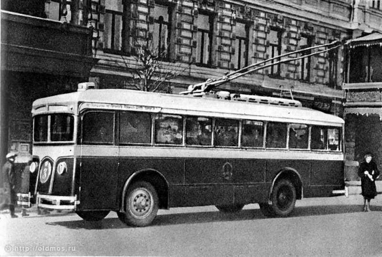 Первый троллейбус.