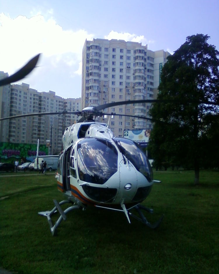 Вертолет на Туристской сегодня 27.06.2011 16:00.