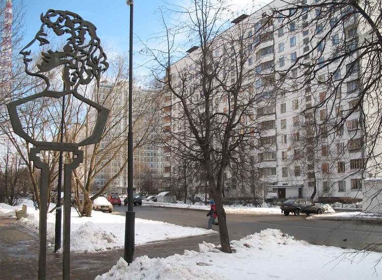 Тухачевского, 19 -   дом, где жил Пушкин